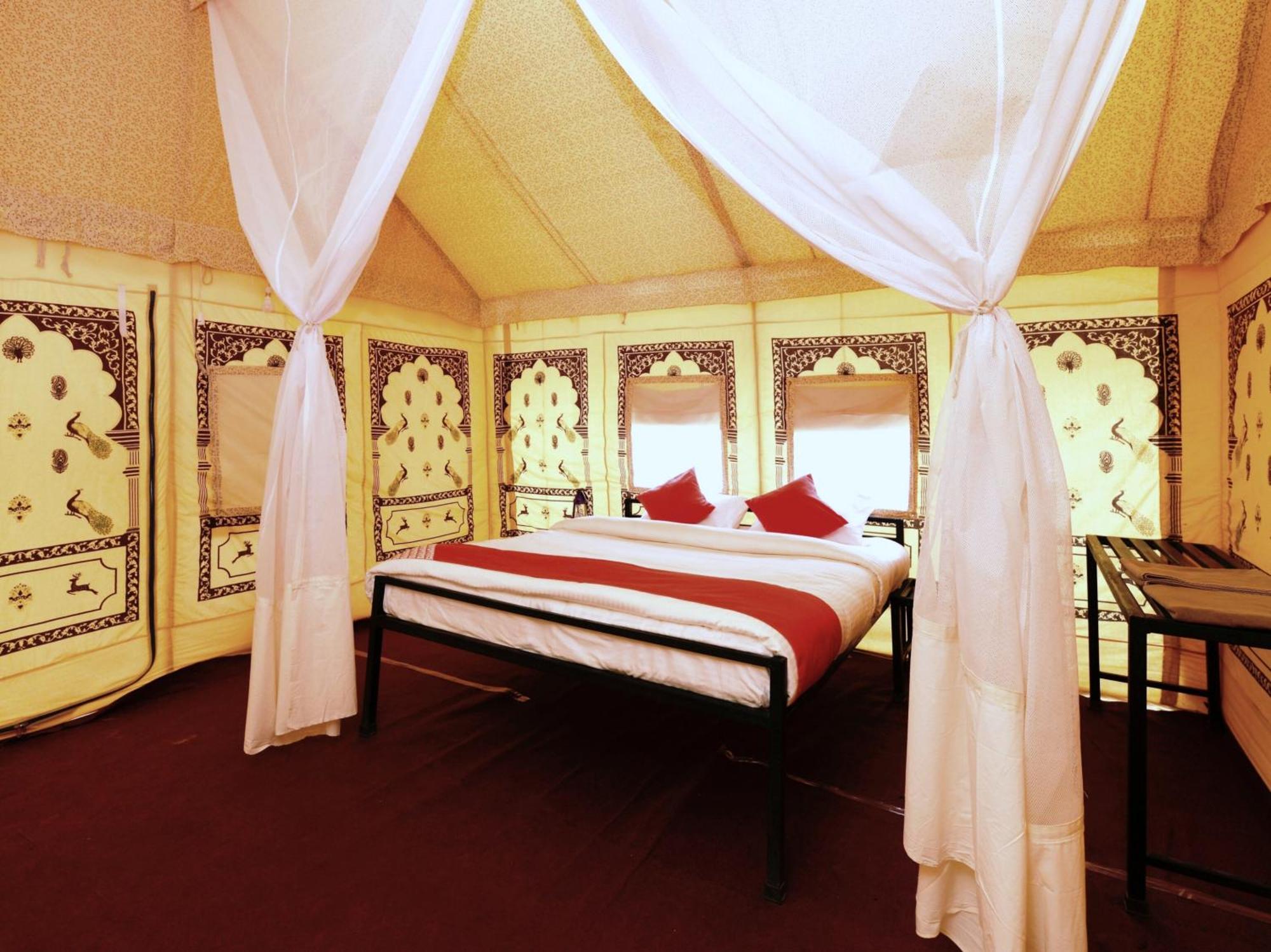 Hotel Collection O Amigo Camps à Sām Extérieur photo
