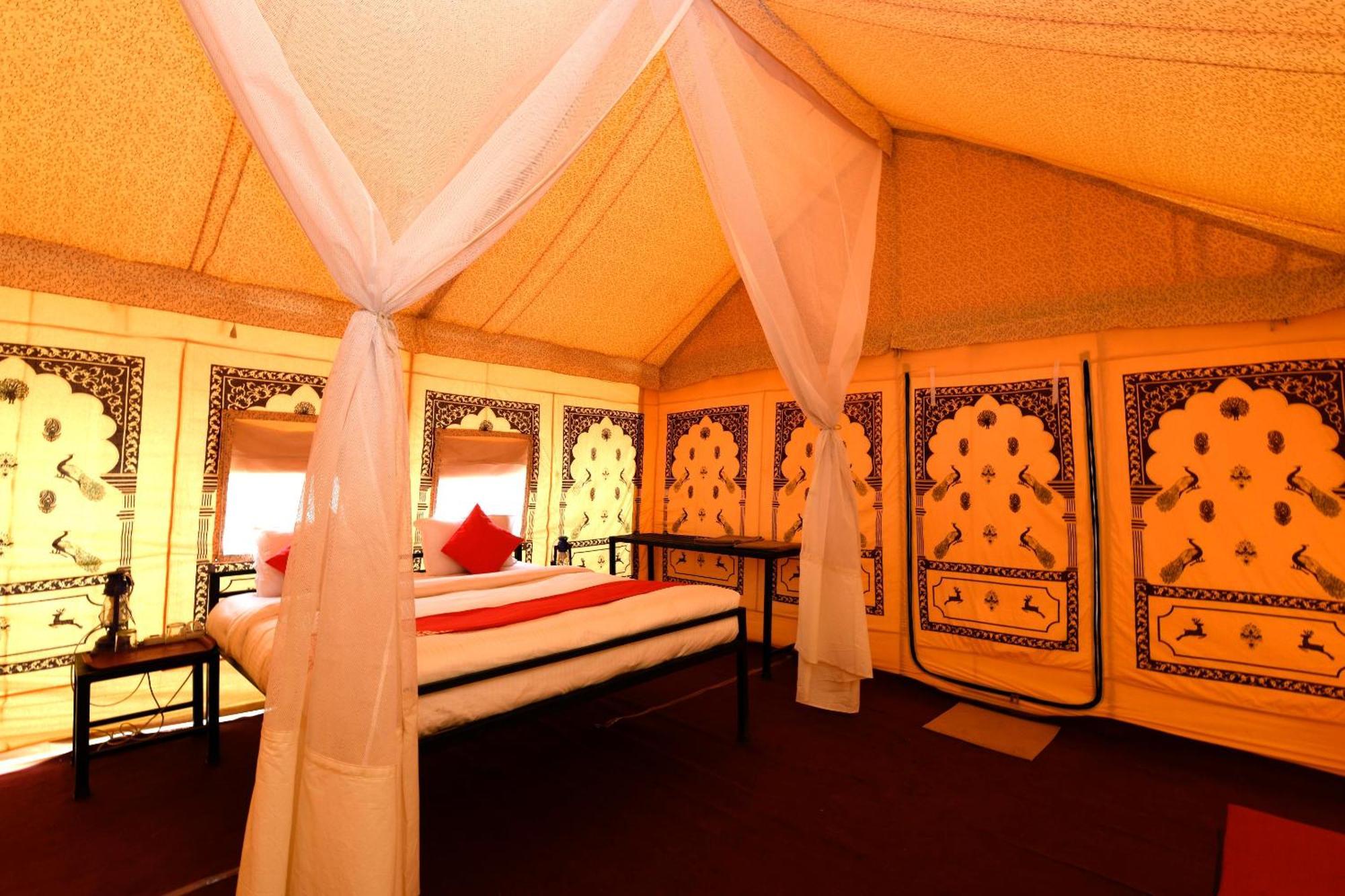 Hotel Collection O Amigo Camps à Sām Extérieur photo